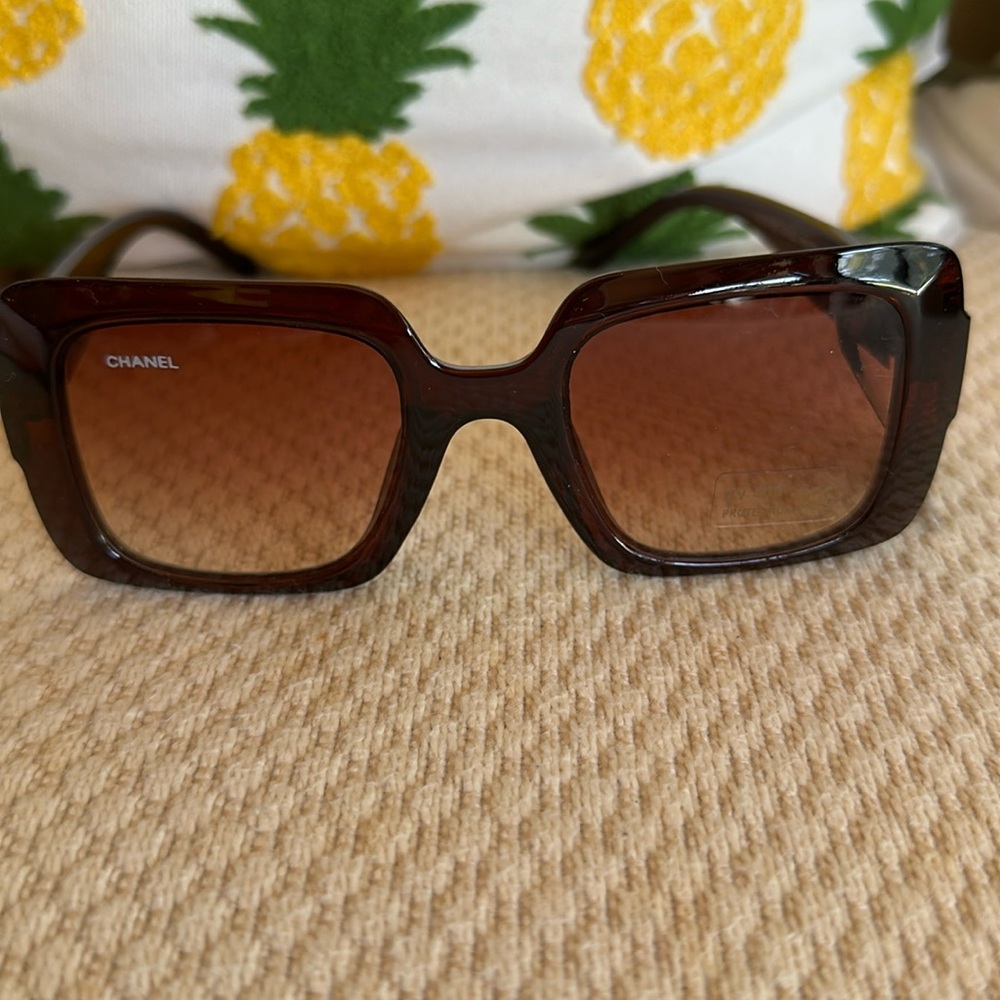 Fashion Luxury ladies sunglasses 🕶️ New 🆕